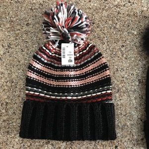 Knitted hat with Pom Pom